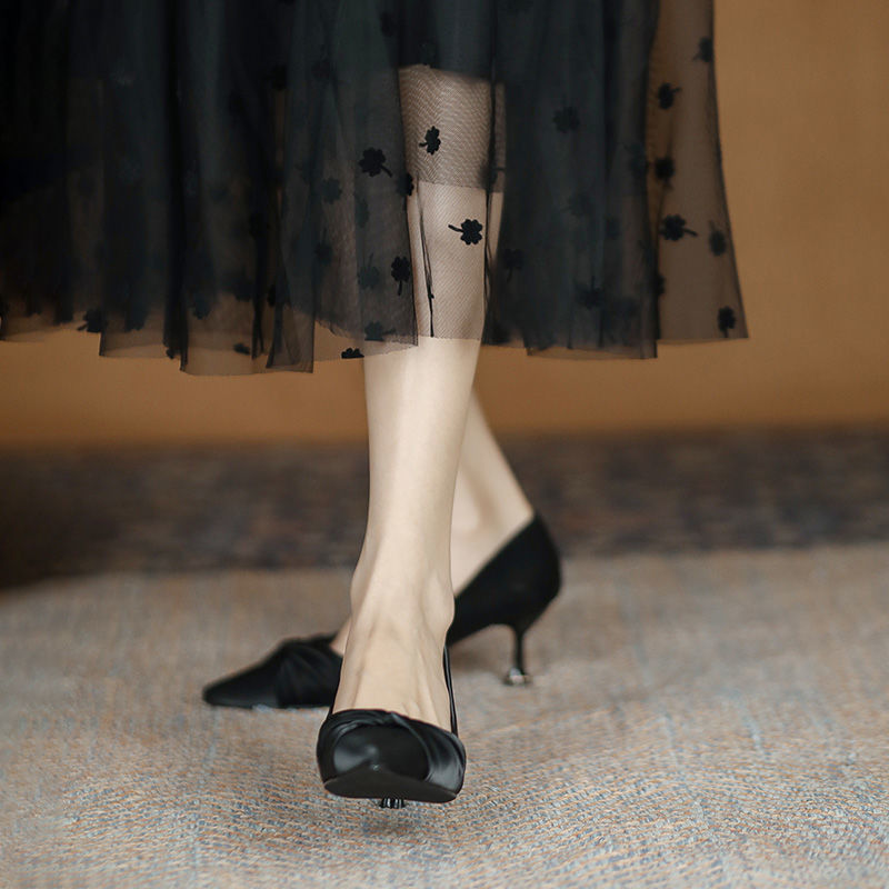 【ส้นสูง】 สีดำ  สไตล์ใหม่  สง่างามความเป็นหญิง  สง่างาม  มีระดับ  ออกแบบรองเท้าหัวแหลม  รองเท้าหุ้มส้น  สไตล์เกาหลี