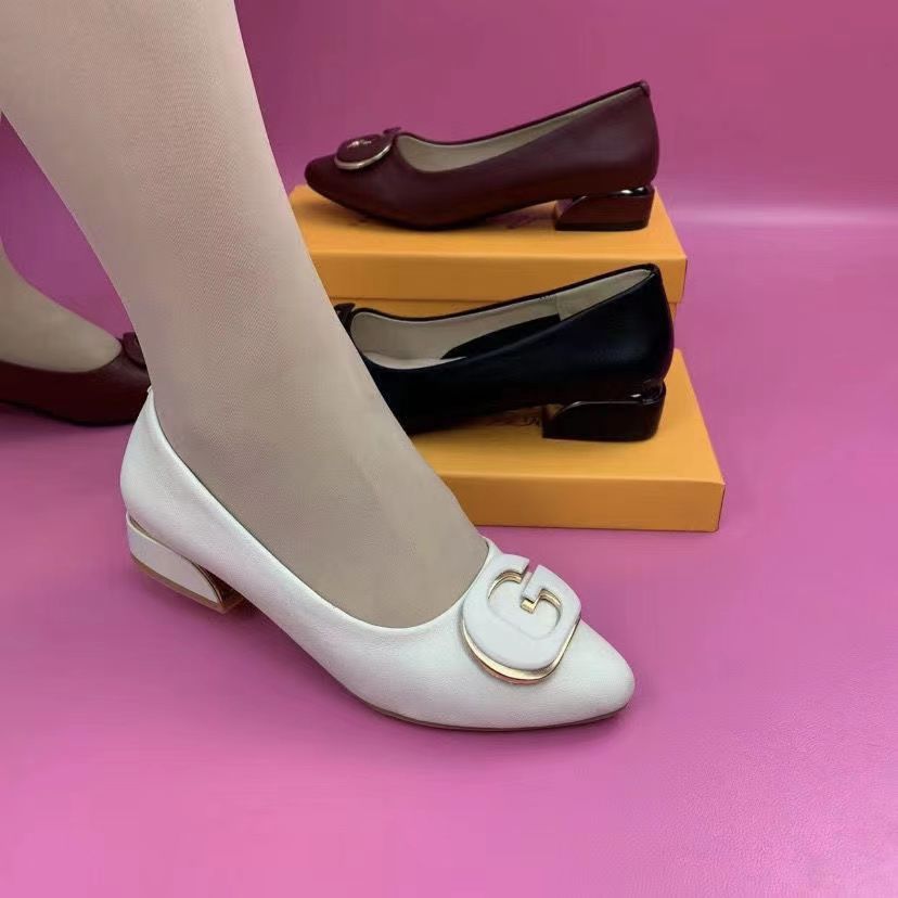 【รองเท้า】 สีดำ  สไตล์ใหม่  สง่างามความเป็นหญิง  สง่างาม  มีระดับ  ออกแบบรองเท้าหัวแหลม  รองเท้าหุ้มส้น  สไตล์เกาหลี