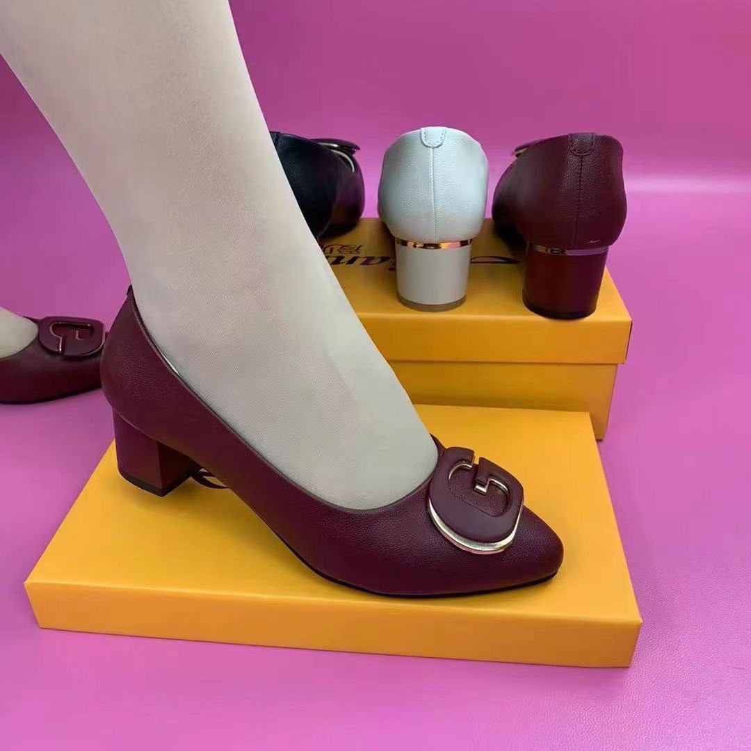 【รองเท้า】 สีดำ  สไตล์ใหม่  สง่างามความเป็นหญิง  สง่างาม  มีระดับ  ออกแบบรองเท้าหัวแหลม  รองเท้าหุ้มส้น  สไตล์เกาหลี