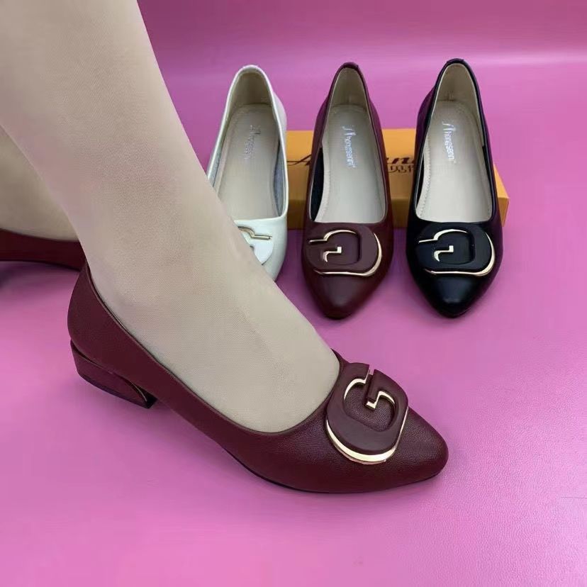 【รองเท้า】 สีดำ  สไตล์ใหม่  สง่างามความเป็นหญิง  สง่างาม  มีระดับ  ออกแบบรองเท้าหัวแหลม  รองเท้าหุ้มส้น  สไตล์เกาหลี